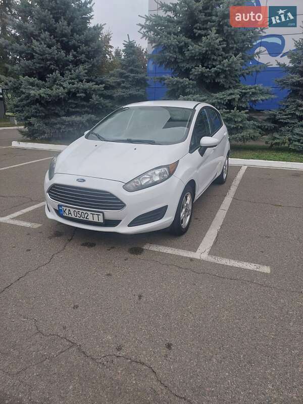 Хэтчбек Ford Fiesta 2017 в Киеве