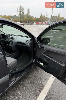 Хэтчбек Ford Fiesta 2008 в 