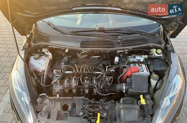 Хэтчбек Ford Fiesta 2014 в 