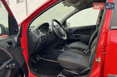 Хэтчбек Ford Fiesta 2007 в 