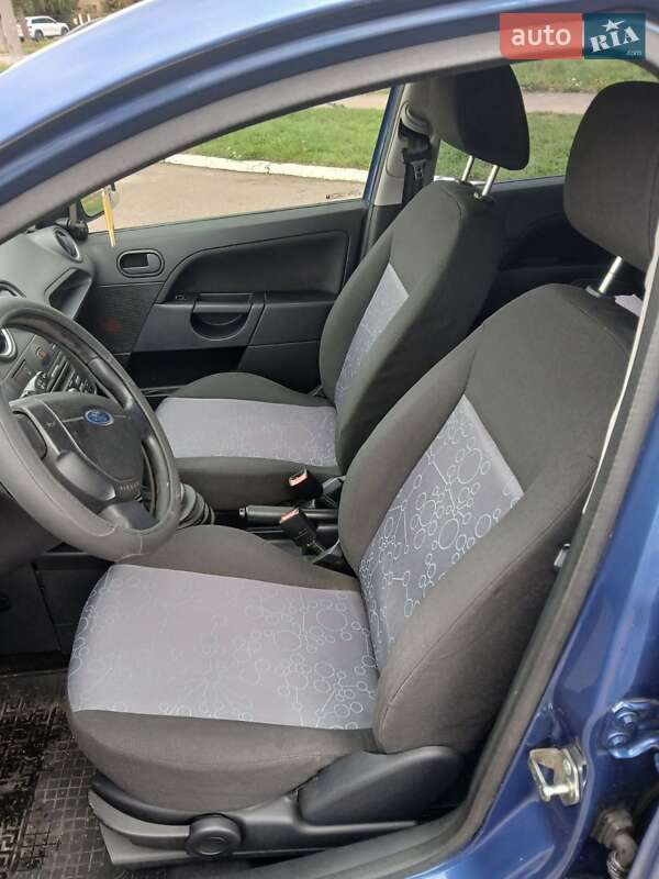 Хэтчбек Ford Fiesta 2007 в Ровно