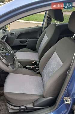 Хэтчбек Ford Fiesta 2007 в 