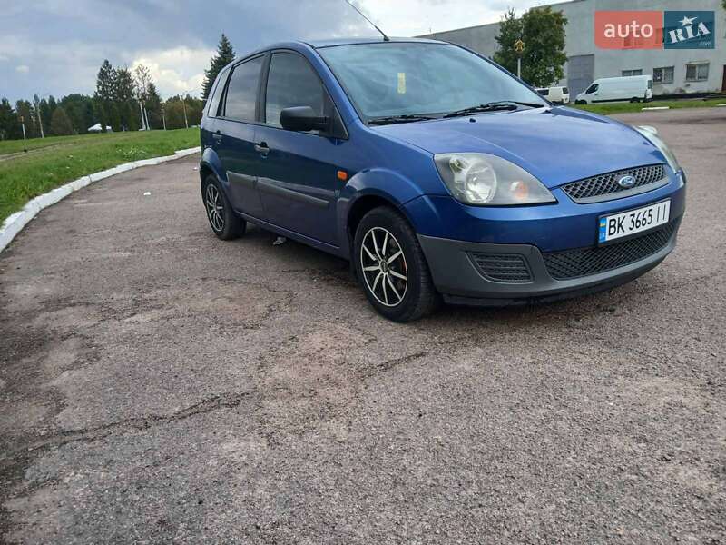 Хэтчбек Ford Fiesta 2007 в Ровно