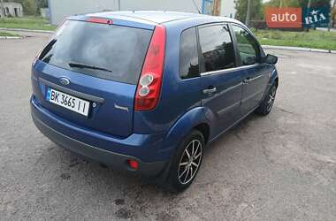 Хэтчбек Ford Fiesta 2007 в 