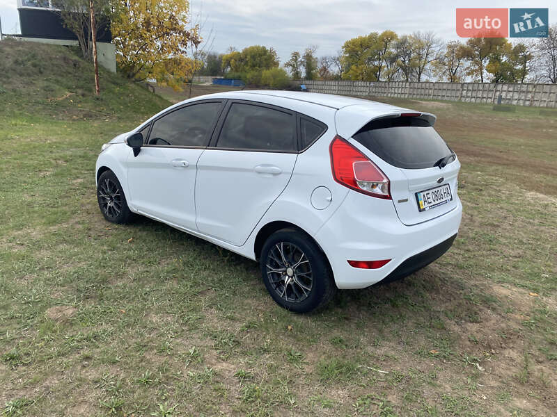 Хэтчбек Ford Fiesta 2012 в Днепре
