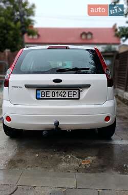 Хэтчбек Ford Fiesta 2007 в 