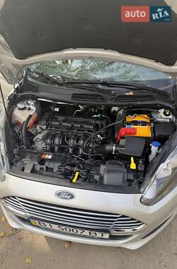 Хэтчбек Ford Fiesta 2012 в 