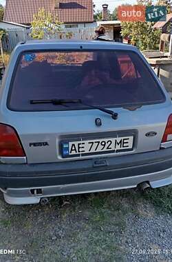 Хэтчбек Ford Fiesta 1995 в 