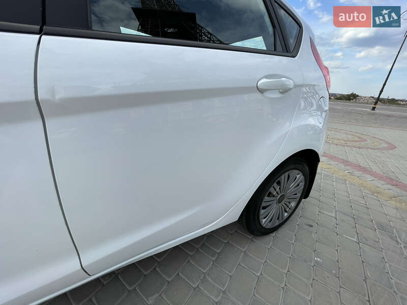 Хэтчбек Ford Fiesta 2016 в Харькове