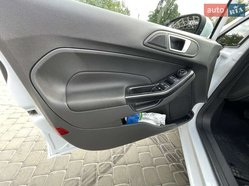 Хэтчбек Ford Fiesta 2016 в Харькове