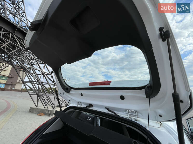 Хэтчбек Ford Fiesta 2016 в Харькове