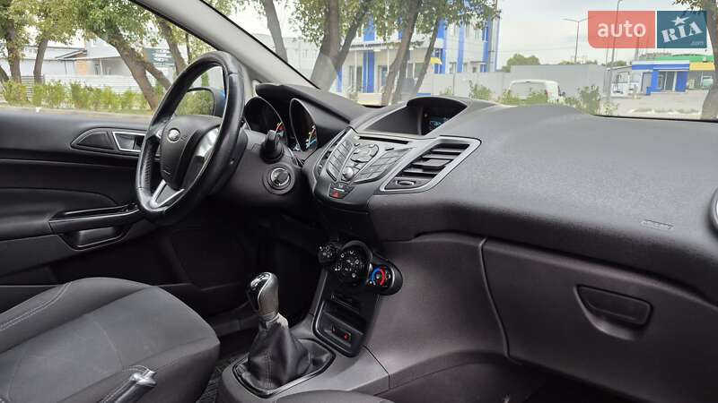 Хэтчбек Ford Fiesta 2016 в Черкассах