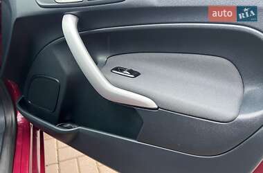 Хетчбек Ford Fiesta 2011 в 