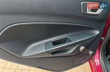 Хетчбек Ford Fiesta 2011 в 