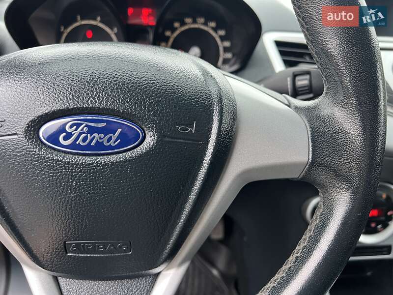 Хетчбек Ford Fiesta 2011 в Києві