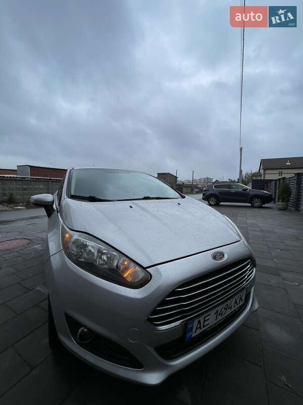 Седан Ford Fiesta 2016 в 