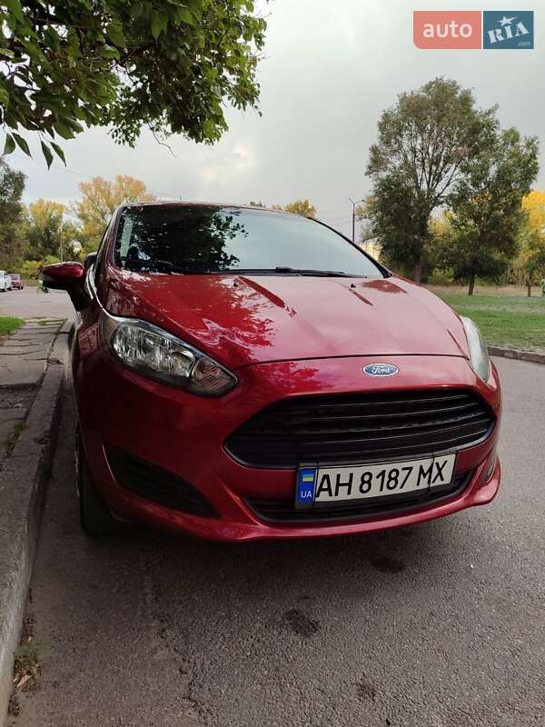 Седан Ford Fiesta 2016 в Кам'янському
