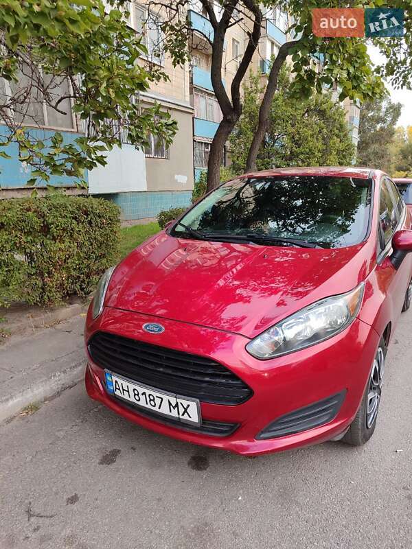 Седан Ford Fiesta 2016 в Кам'янському