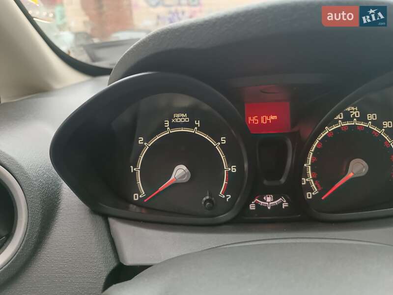 Седан Ford Fiesta 2010 в Киеве