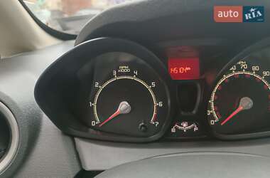 Седан Ford Fiesta 2010 в 