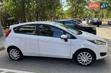 Хэтчбек Ford Fiesta 2017 в 