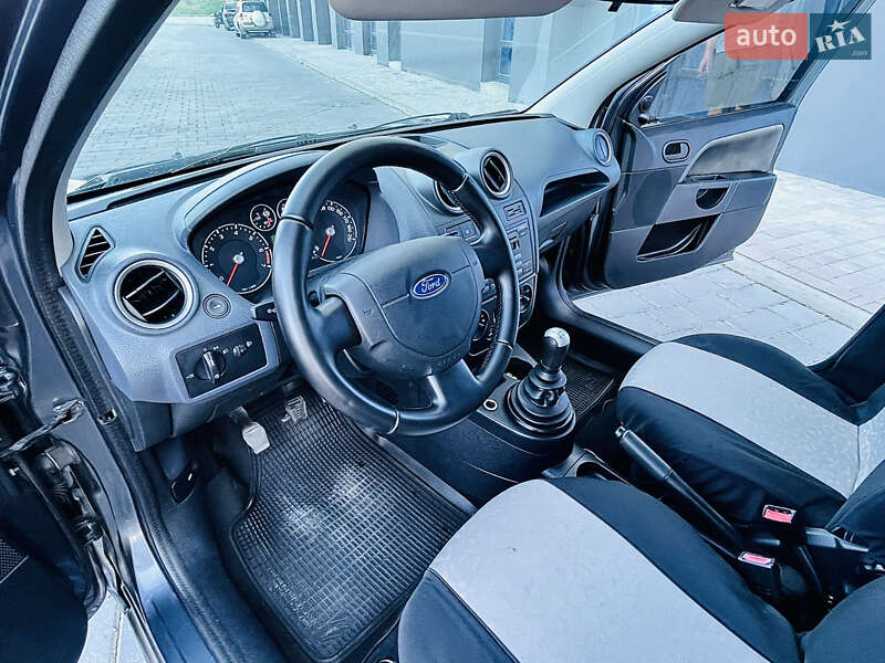 Хэтчбек Ford Fiesta 2007 в Трускавце