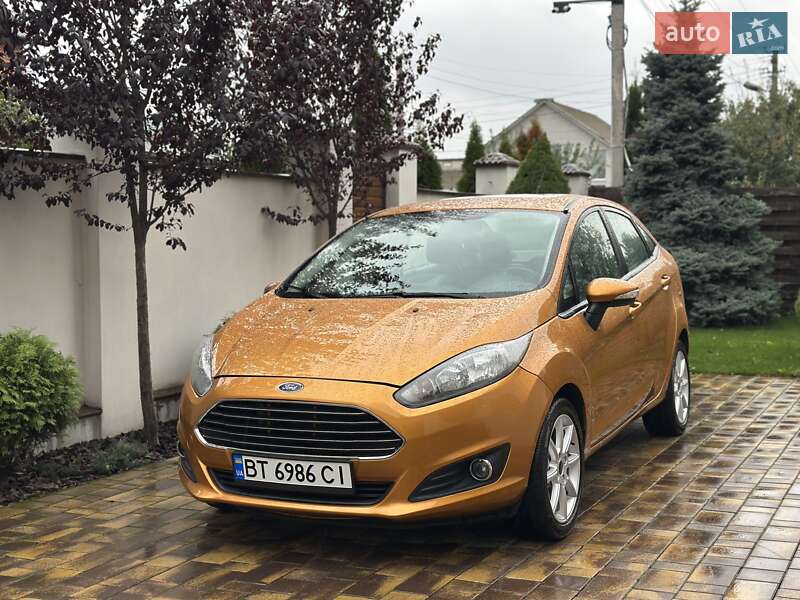 Седан Ford Fiesta 2015 в Виннице