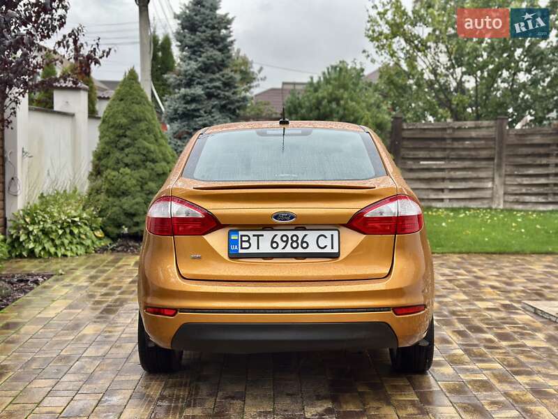 Седан Ford Fiesta 2015 в Виннице