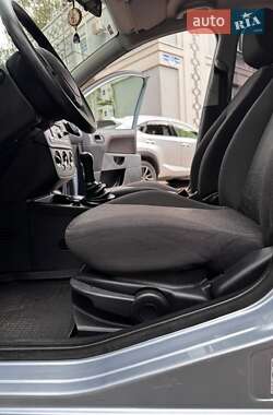 Хэтчбек Ford Fiesta 2007 в 