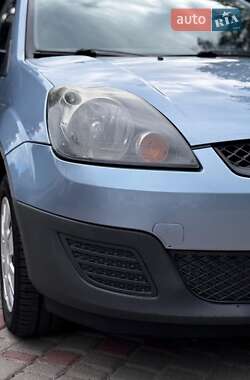 Хэтчбек Ford Fiesta 2007 в 