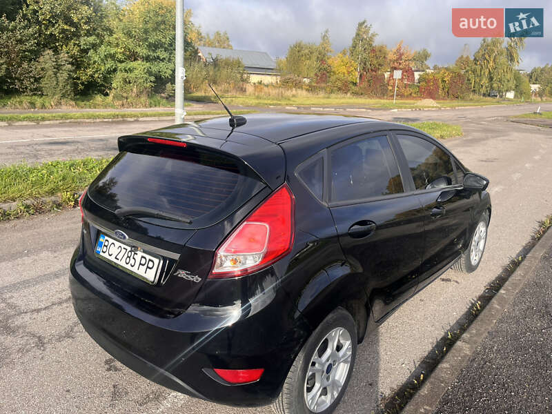 Хэтчбек Ford Fiesta 2015 в Львове