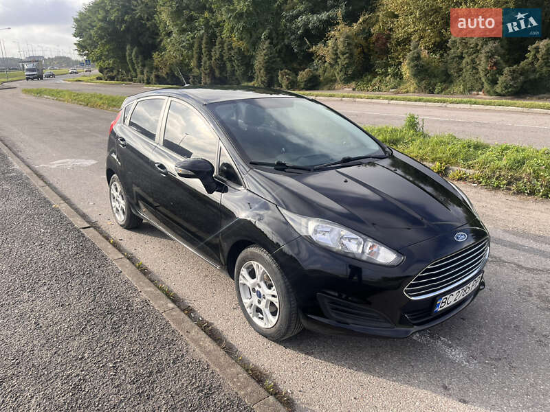 Хэтчбек Ford Fiesta 2015 в Львове