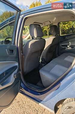 Хэтчбек Ford Fiesta 2011 в 