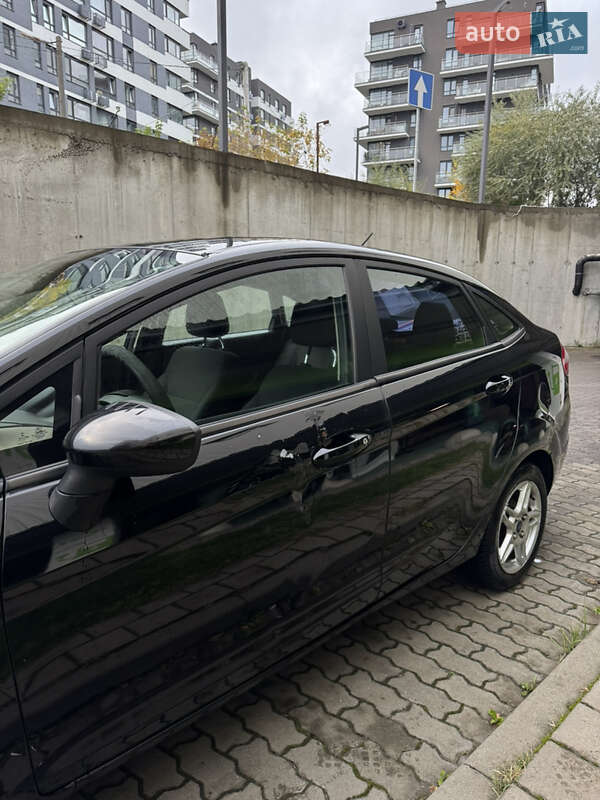 Седан Ford Fiesta 2017 в Львові