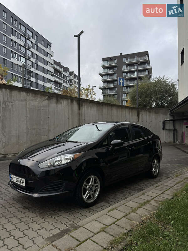 Седан Ford Fiesta 2017 в Львові