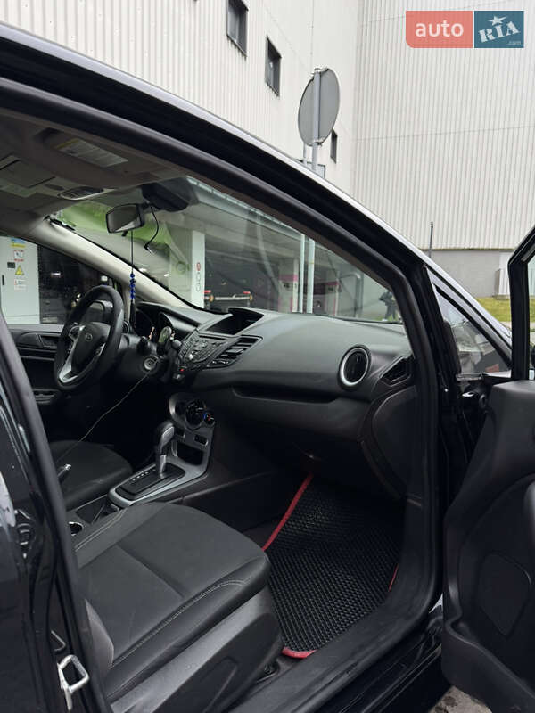 Седан Ford Fiesta 2017 в Львові