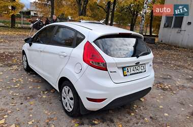 Хэтчбек Ford Fiesta 2012 в 