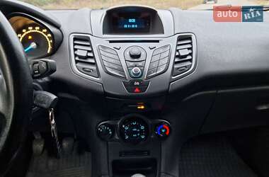 Хэтчбек Ford Fiesta 2013 в 