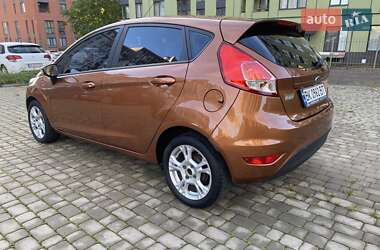 Хэтчбек Ford Fiesta 2015 в 