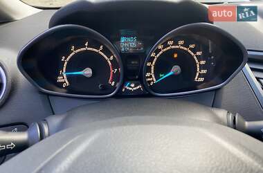 Хэтчбек Ford Fiesta 2015 в 
