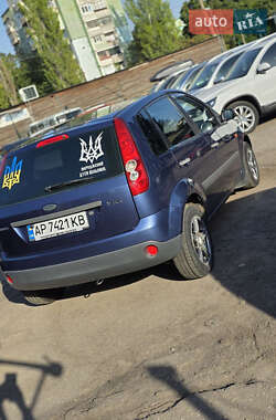 Хетчбек Ford Fiesta 2006 в 