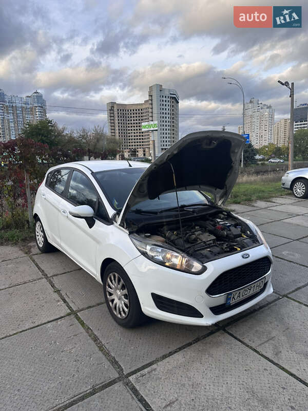Хэтчбек Ford Fiesta 2016 в Киеве фото 20 Хэтчбек Ford Fiesta 2016 в Киеве