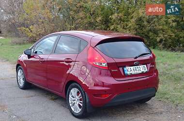 Хэтчбек Ford Fiesta 2011 в 