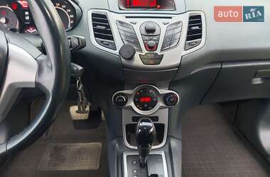 Хэтчбек Ford Fiesta 2011 в 