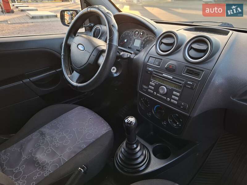 Хэтчбек Ford Fiesta 2007 в Одессе