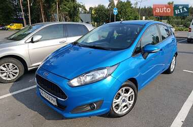 Хэтчбек Ford Fiesta 2016 в Киеве