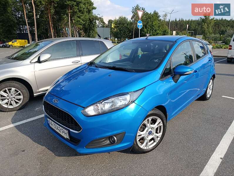 Хэтчбек Ford Fiesta 2016 в Киеве