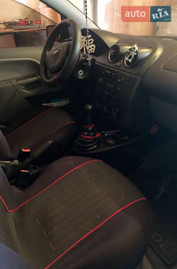 Хэтчбек Ford Fiesta 2002 в  фото 30 Хэтчбек Ford Fiesta 2002 в