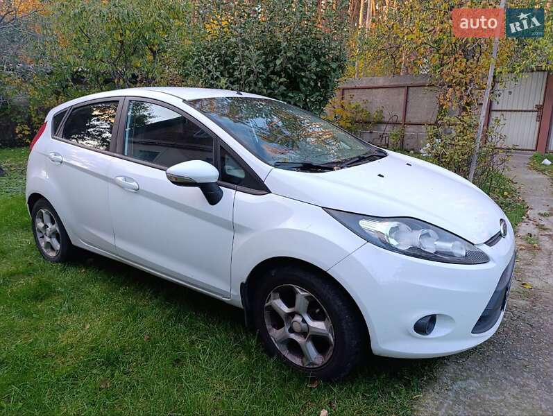Хетчбек Ford Fiesta 2011 в Ірпені