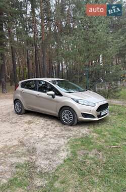 Хэтчбек Ford Fiesta 2016 в Полтаве